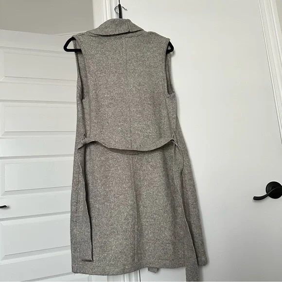 White House Black Market Gray Tie-Front Sweater Vest Size Small - Picture 9 of 9